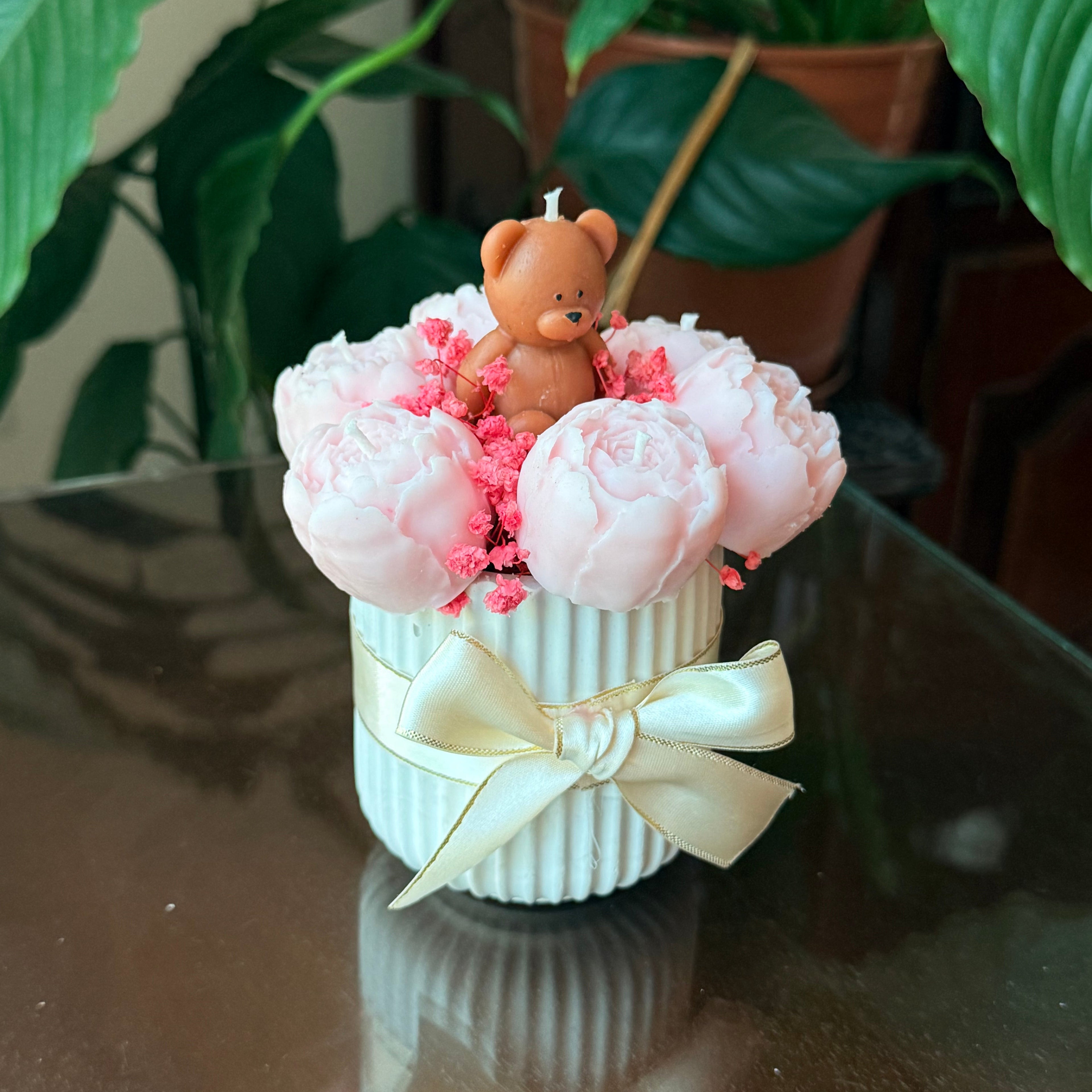 Bouquet peonias con osito