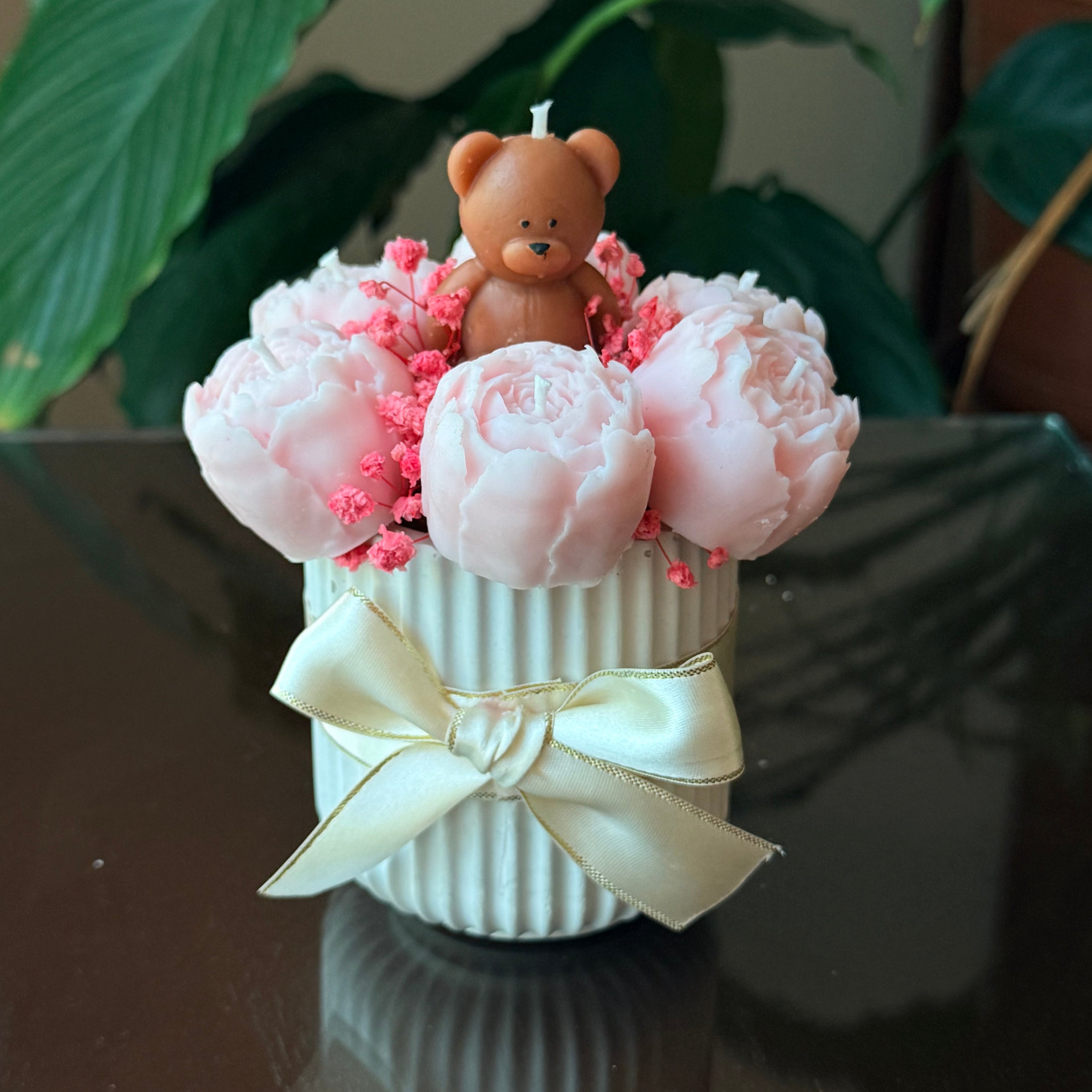 Bouquet peonias con osito