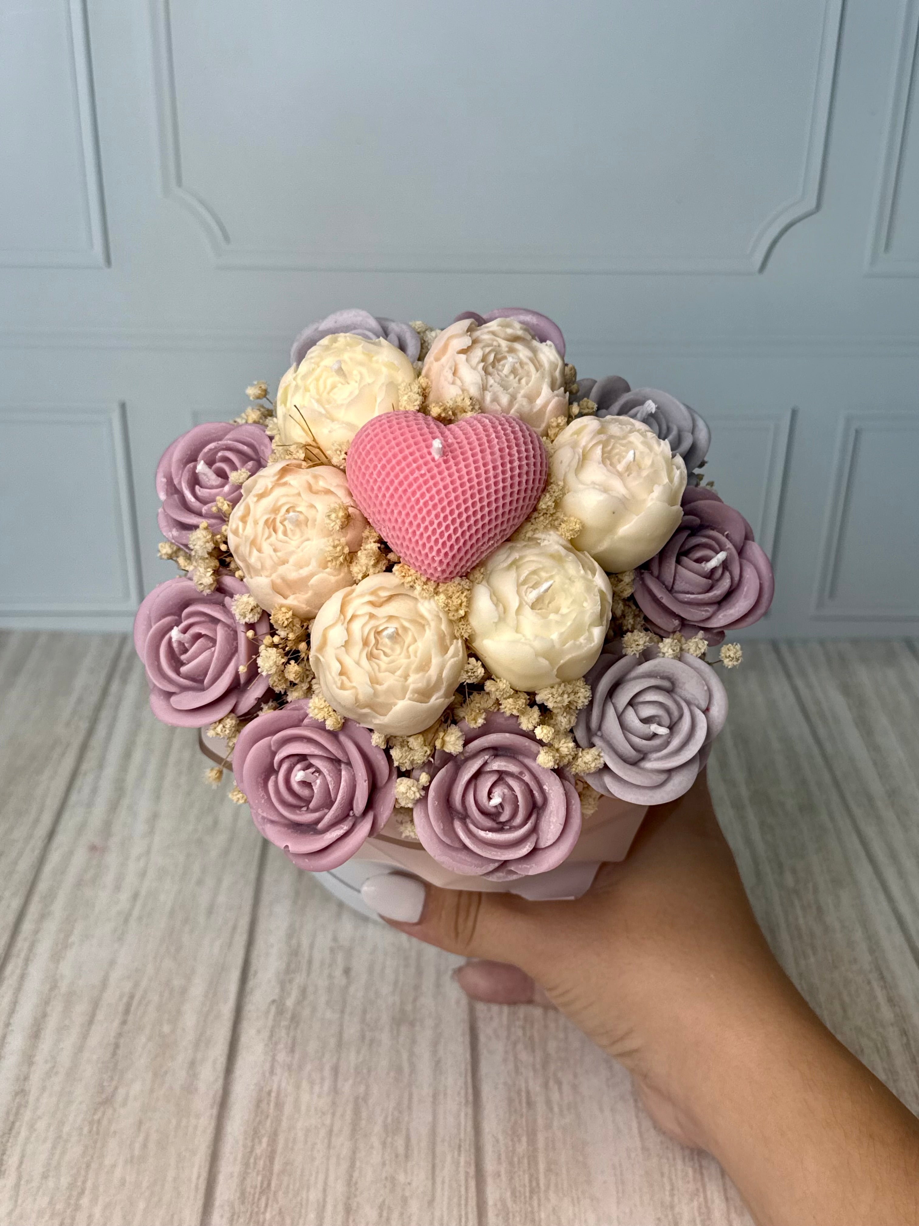 Candle box peonias & rosas con corazón