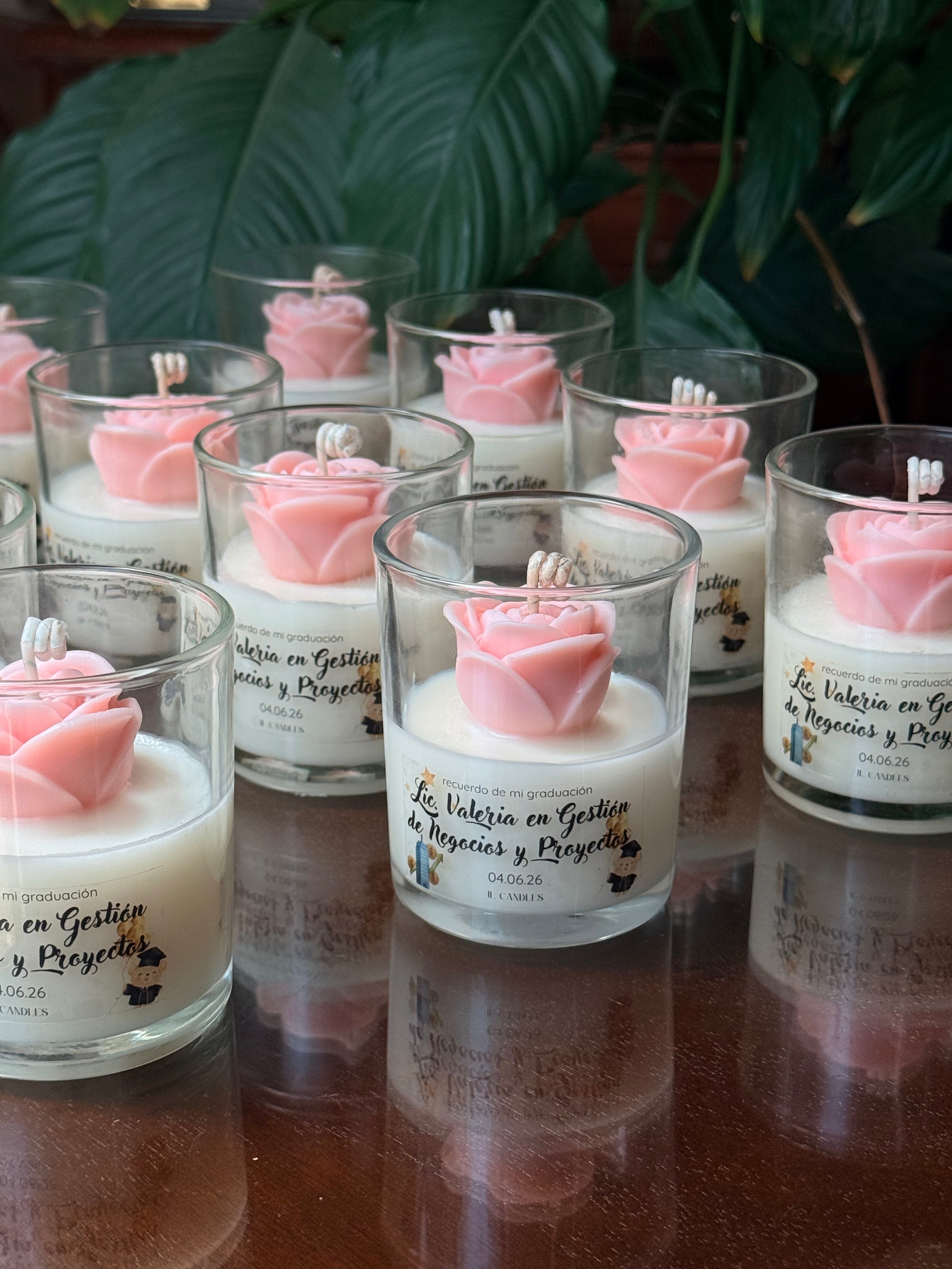 Vela en vaso con rosa